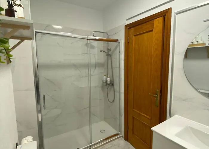 Recova Modern Family - Next To African Market Daire *