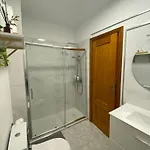 Recova Modern Family - Next To African Market Apartment *