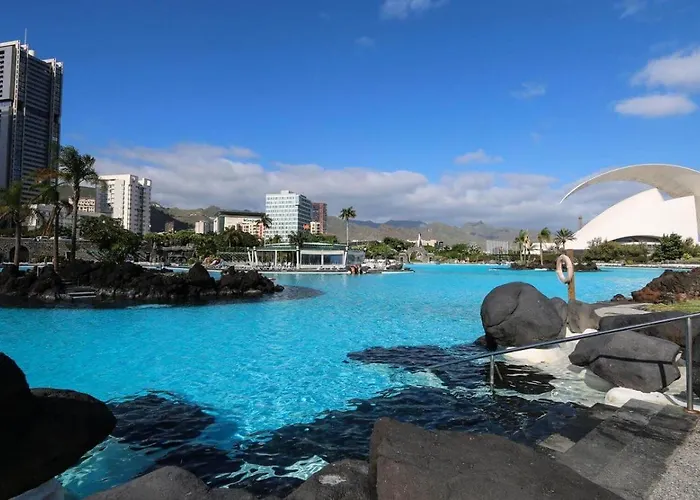 Recova Modern Family - Next To African Market Apartment *